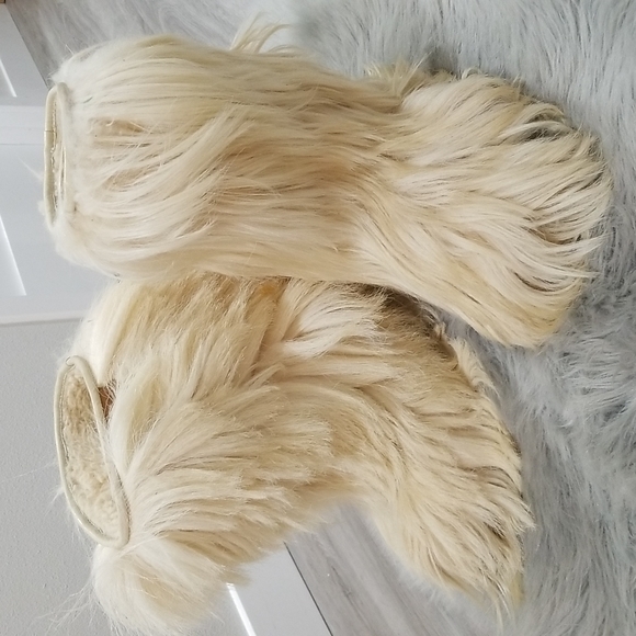 dalDiello Shoes - Genuine Italian DalBello mountain goat fur boots